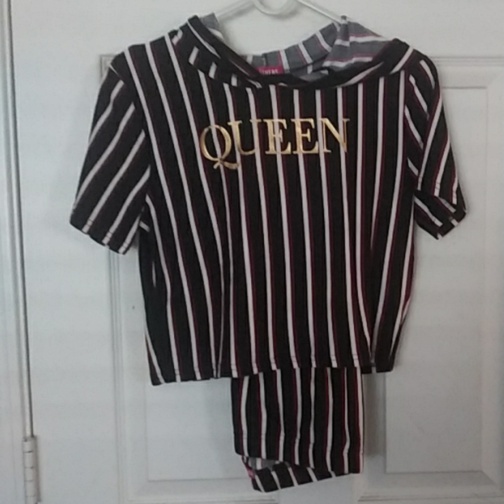Queen pants and crop top hoodie set